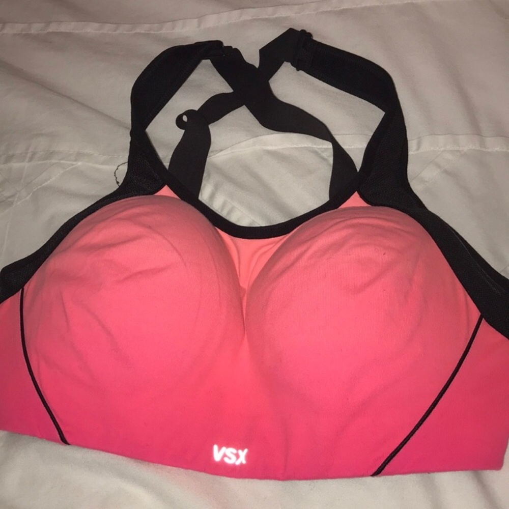 VSX The Standout Sports Bra 34D
